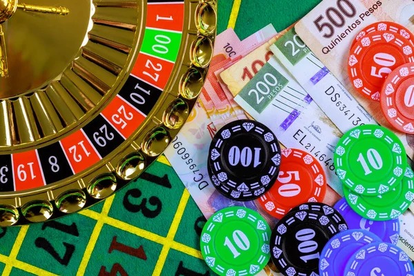 areabola88 mobile app showing Valorant match displayed alongside live casino table interface in split-screen layout
